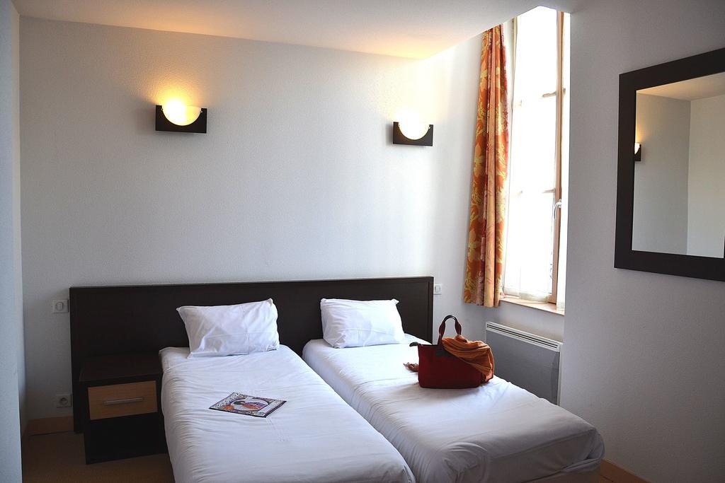 לימוז' Hotel Les Benedictins חדר תמונה